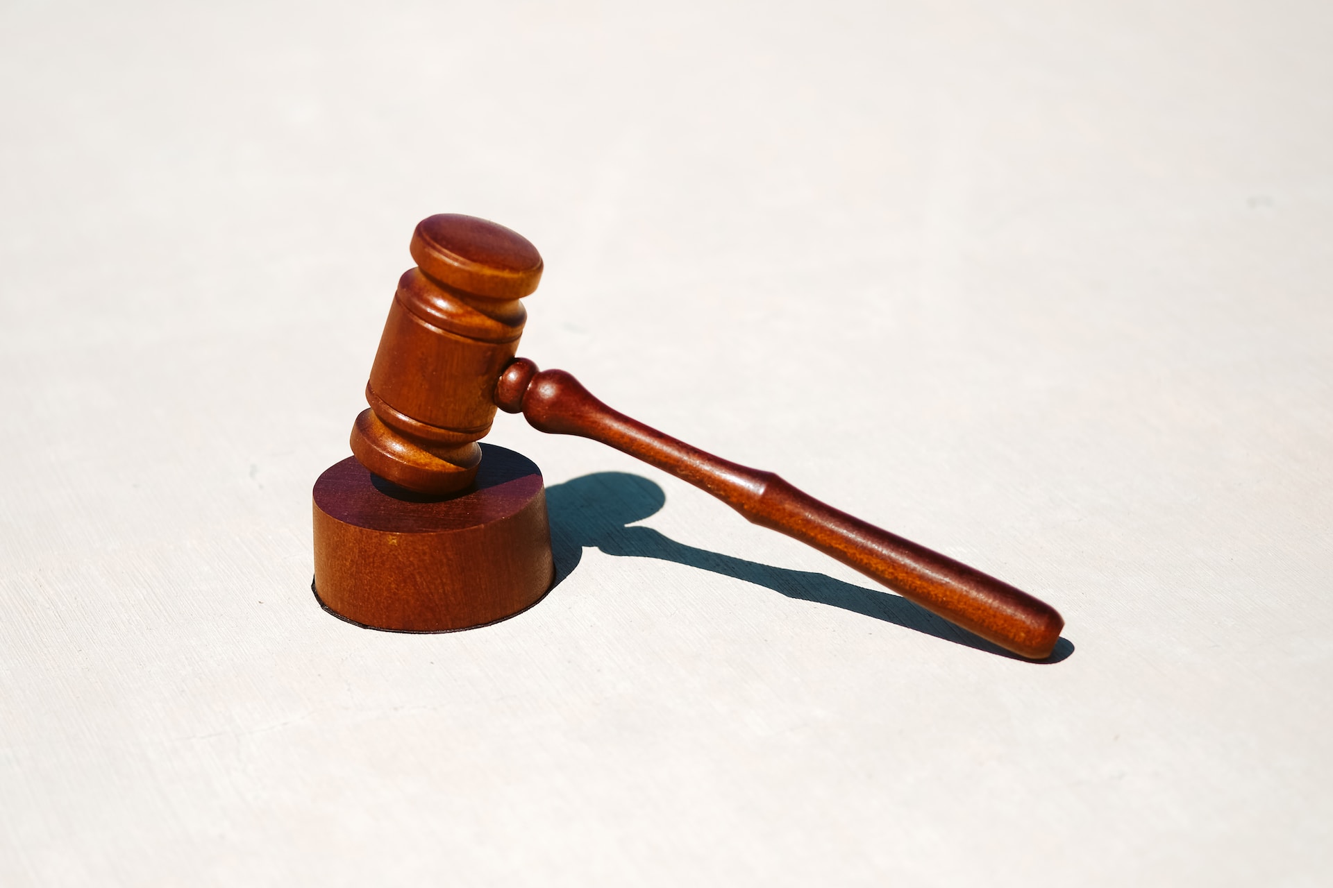Réforme des Tribunaux de Commerce : Vers un Accès Payant à la Justice pour les Entreprises